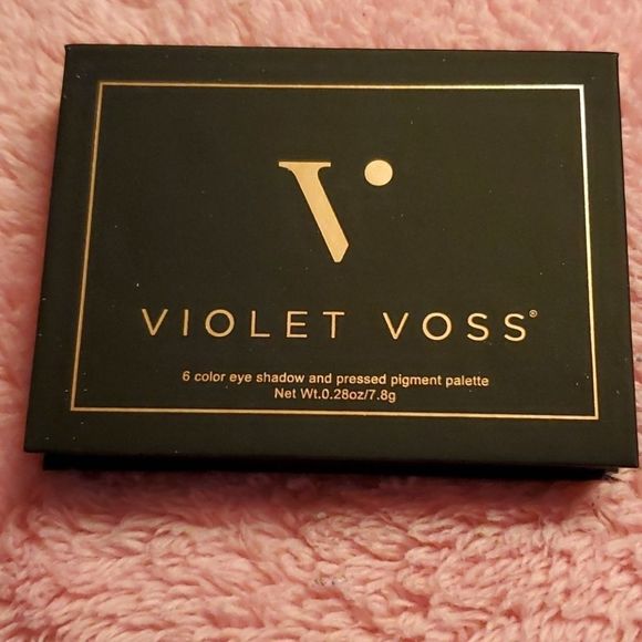 Makeup   - Picture 2 of 3